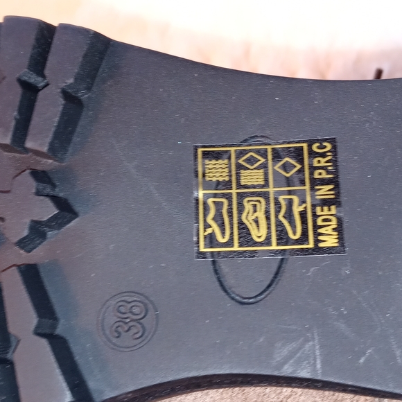 Beautiful Brand New Boots - Picture 14 of 14